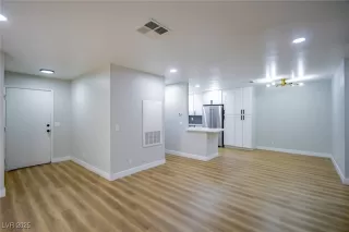 Photo #1: 2659605 Listing 