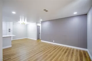 Photo #2: 2659605 Listing 