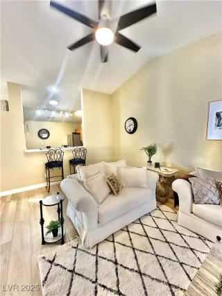 Photo #3: 2659646 Listing 