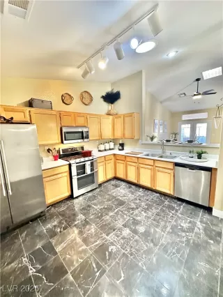 Photo #6: 2659646 Listing 