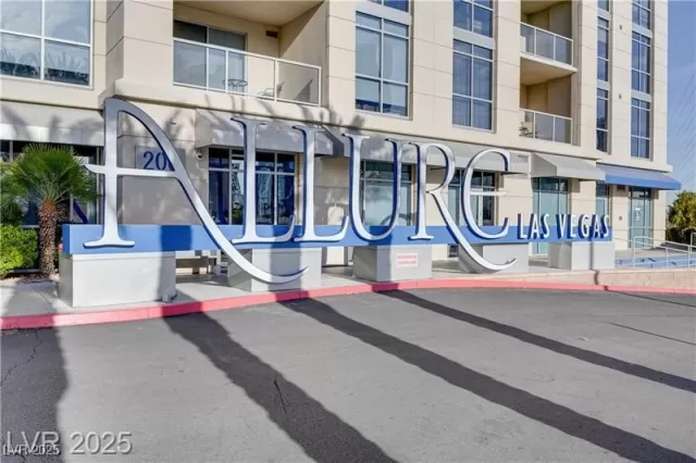 MLS: 2659665 Condo For Sale