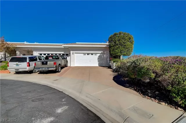 MLS: 2659667 Condo For Sale