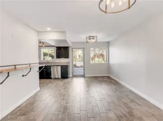 Photo #5: 2659677 Listing 