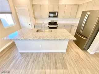 Photo #5: 2659704 Listing 