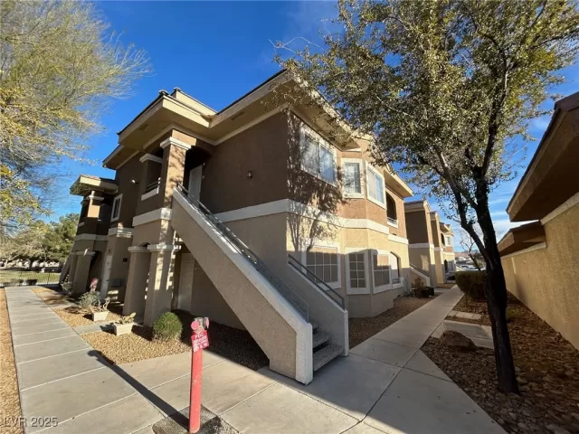 MLS: 2659736 Condo For Sale