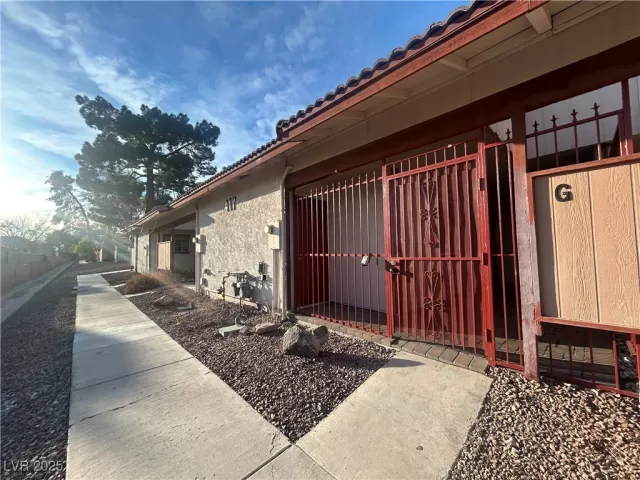 MLS: 2659749 Condo For Sale