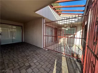 Photo #2: 2659749 Listing 