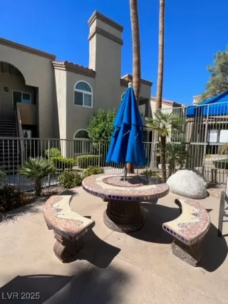Photo #6: 2659763 Listing