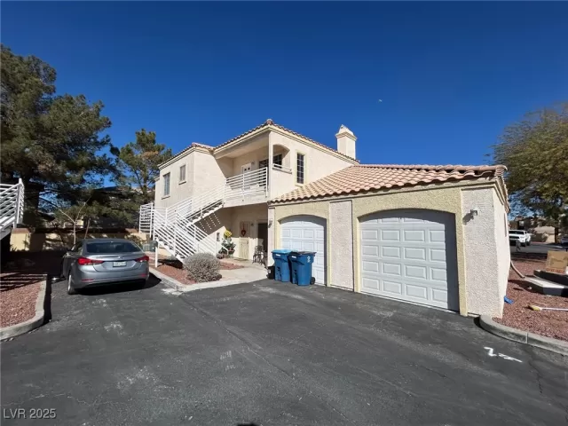 MLS: 2659783 Condo For Sale