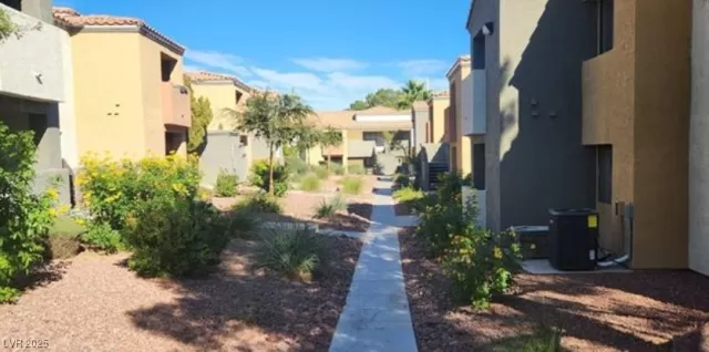 MLS: 2659787 Condo For Sale