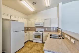 Photo #6: 2659803 Listing 