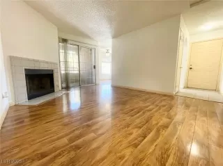 Photo #1: 2659807 Listing 