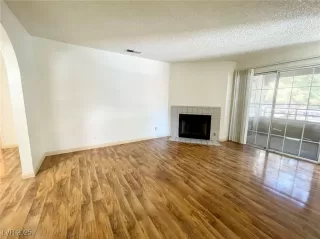 Photo #2: 2659807 Listing 