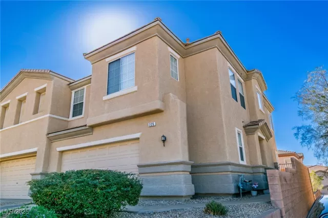 MLS: 2659813 Condo For Sale