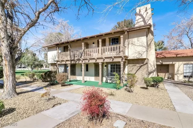 MLS: 2659828 Condo For Sale