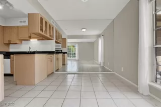 Photo #5: 2659828 Listing 