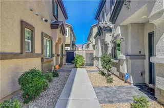 Photo #3: 2659834 Listing