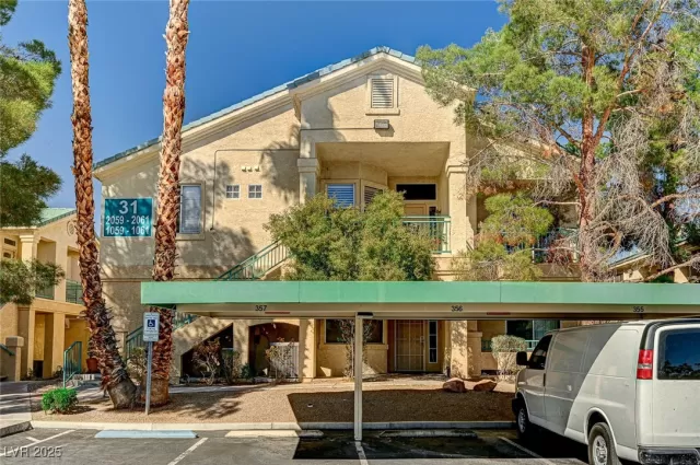 MLS: 2659874 Condo For Sale