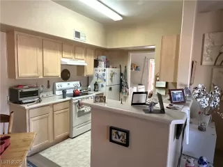 Photo #5: 2659902 Listing 