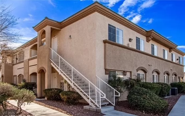 MLS: 2659924 Condo For Sale