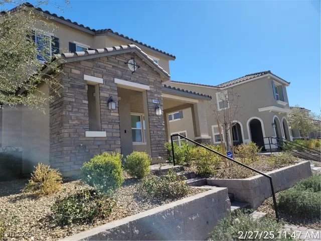 MLS: 2659929 Condo For Sale