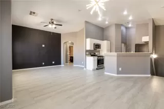 Photo #3: 2659962 Listing