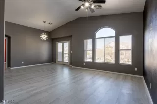 Photo #4: 2659962 Listing