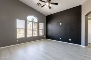 Photo #6: 2659962 Listing