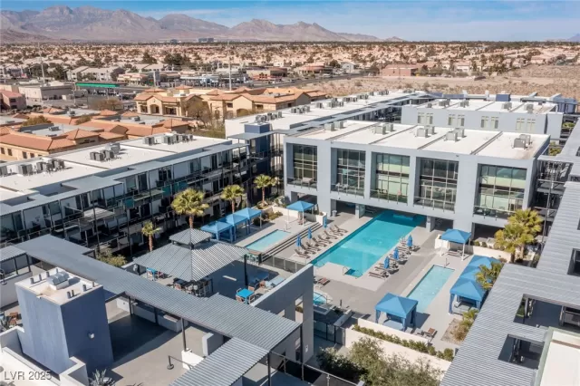 MLS: 2659983 Condo For Sale