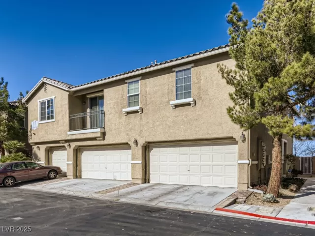 MLS: 2659987 Condo For Sale