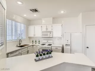 Photo #3: 2659987 Listing 
