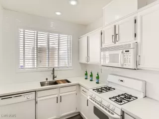 Photo #4: 2659987 Listing 