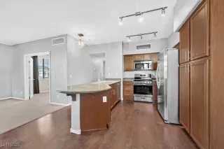 Photo #6: 2660009 Listing