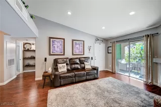 Photo #2: 2660014 Listing