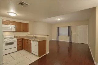 Photo #5: 2660025 Listing