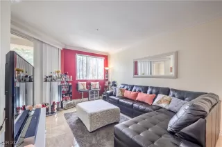 Photo #1: 2660038 Listing