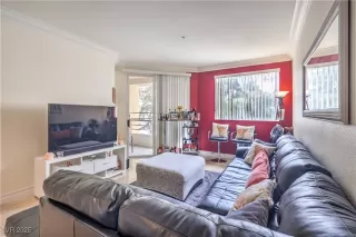 Photo #2: 2660038 Listing