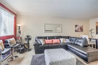 Photo #4: 2660038 Listing