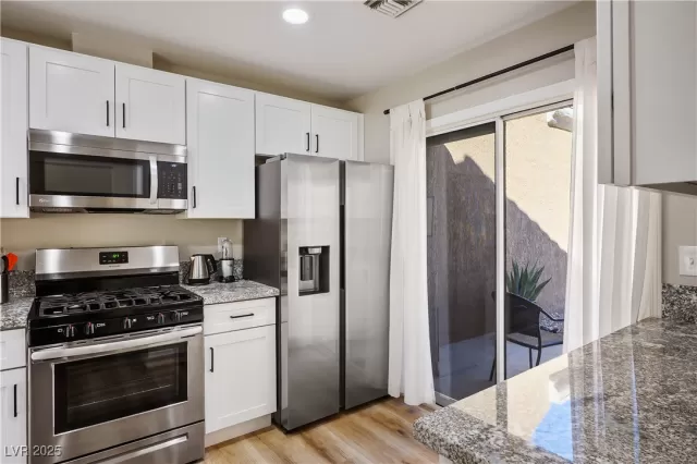 MLS: 2660048 Condo For Sale