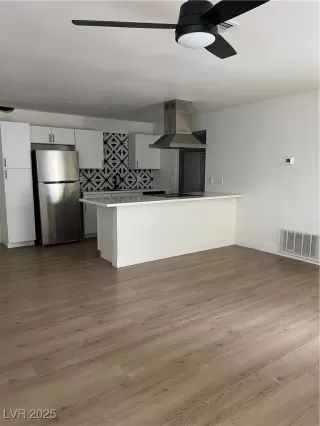 Photo #2: 2660099 Listing 