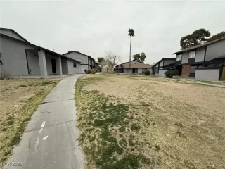 Photo #2: 2660111 Listing 