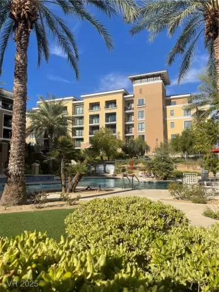 Photo #2: 2660120 Listing 