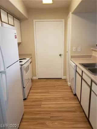 Photo #4: 2660153 Listing 