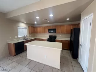 Photo #1: 2660159 Listing 