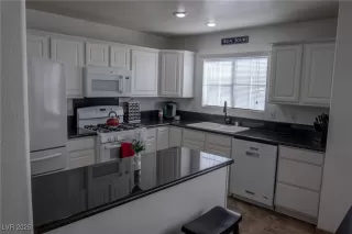 Photo #5: 2660164 Listing