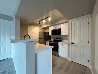 Photo #1: 2660176 Listing 