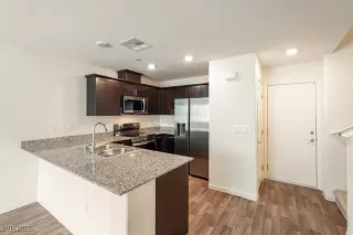 Photo #4: 2660183 Listing 