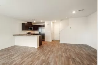 Photo #5: 2660183 Listing 