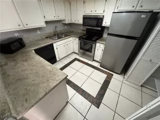 Photo #1: 2660187 Listing 