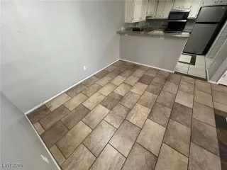 Photo #6: 2660187 Listing 